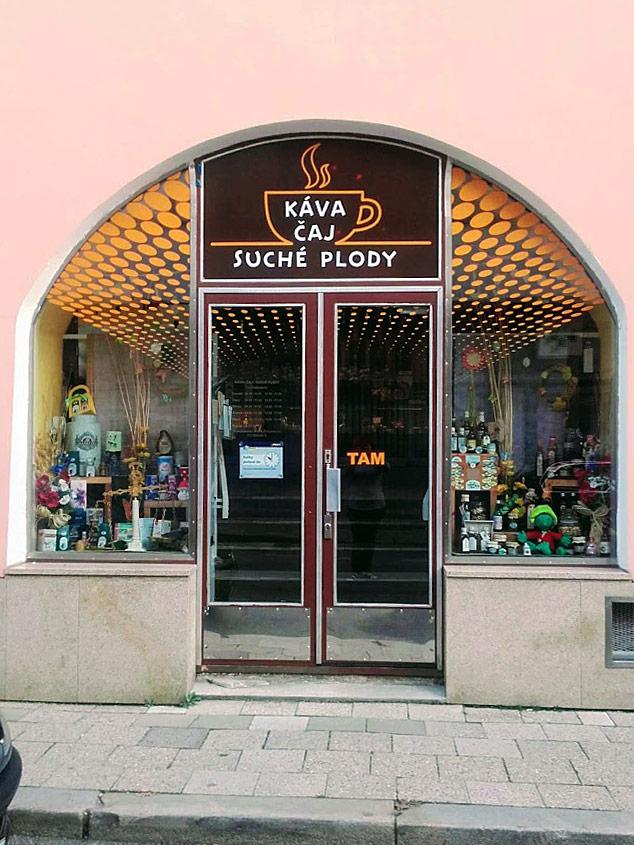 Káva, čaj-suché plody