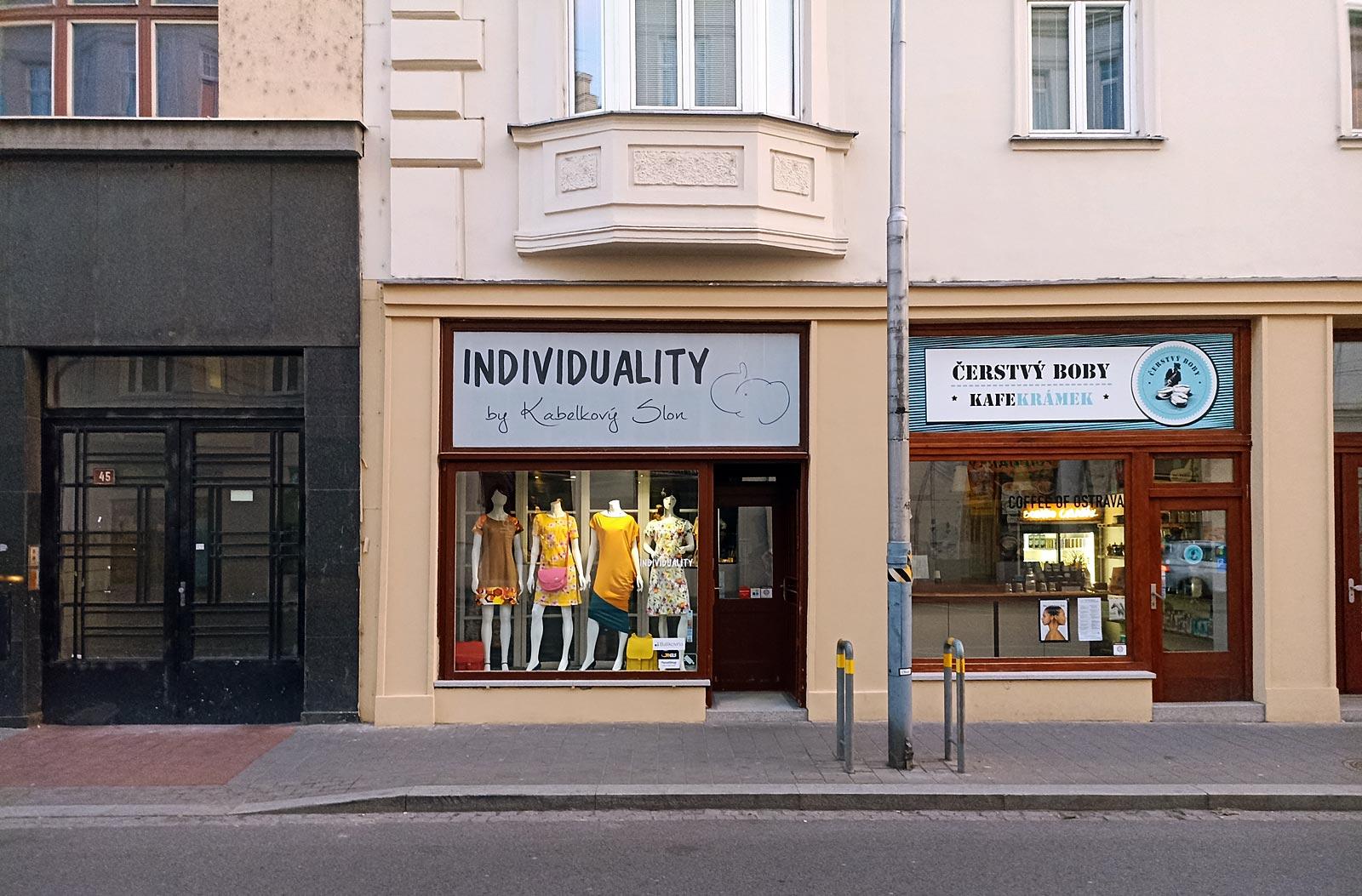 Individuality by Kabelkový slon