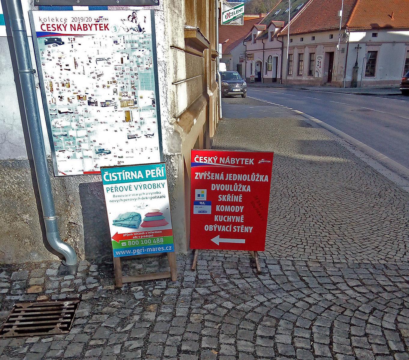 Nábytek - Dvůr hotelu Svatobor